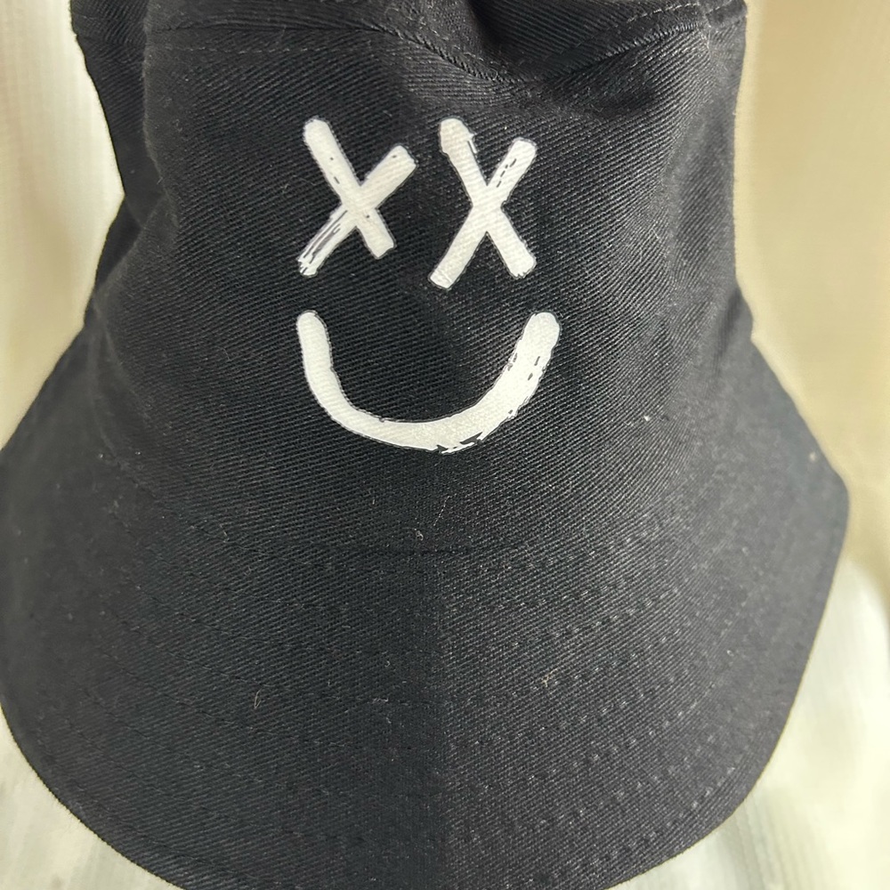 Smiley 😃 Face Bucket 🪣 Hat 🎩